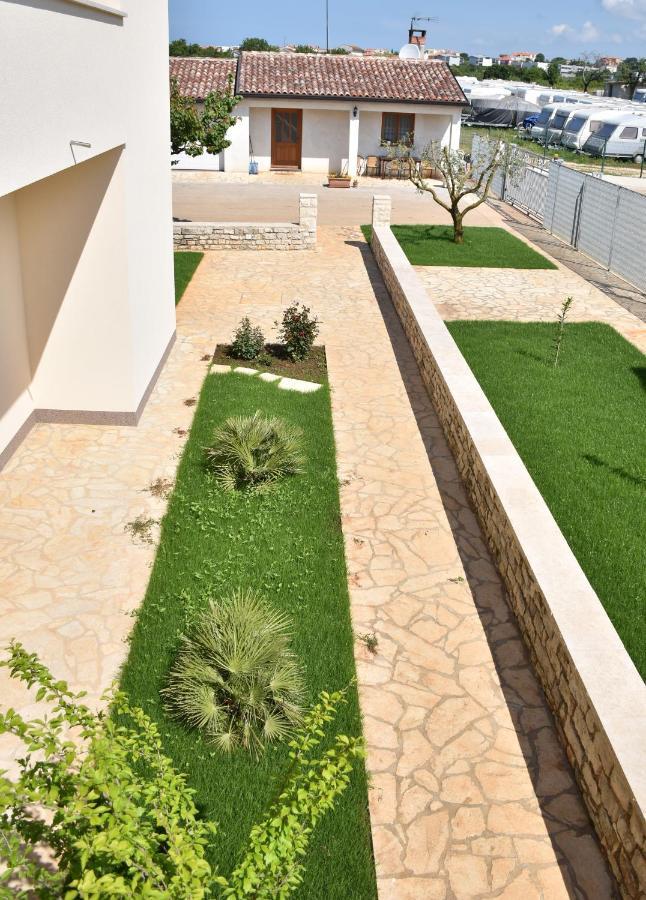 Apartmani Diana Novigrad Istria Esterno foto