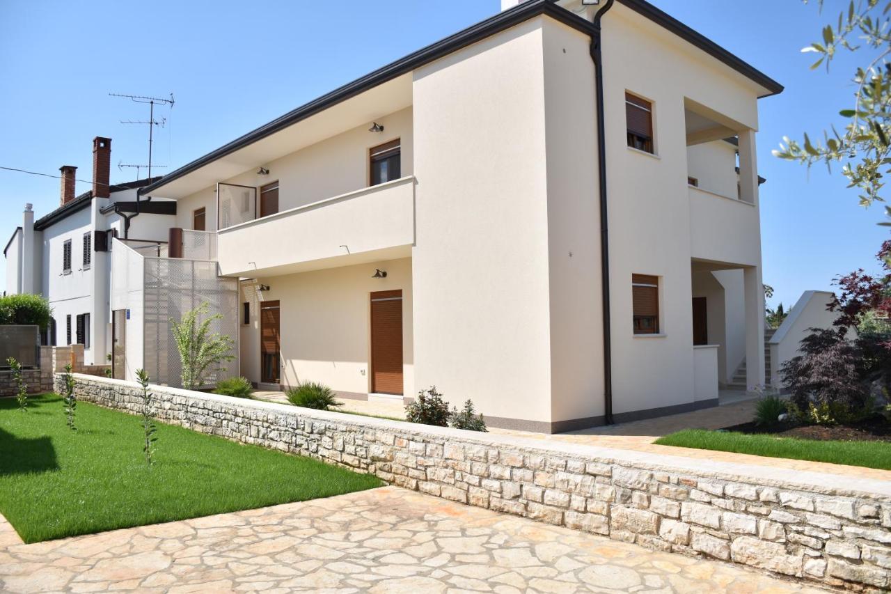 Apartmani Diana Novigrad Istria Esterno foto