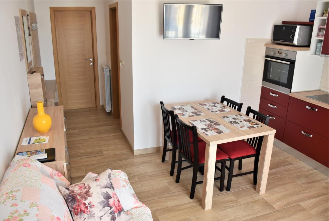 Apartmani Diana Novigrad Istria Esterno foto