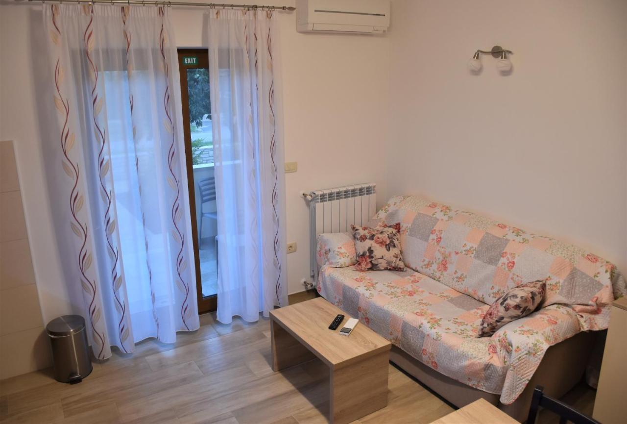 Apartmani Diana Novigrad Istria Esterno foto